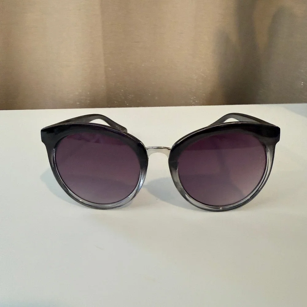 V19.69 Italia Cara Sunglasses Black Clear Round Cat Eye Purple Gradient Lens